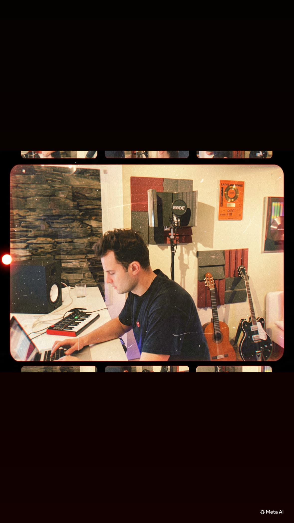 Sébastien working at the keyboard in his home studio